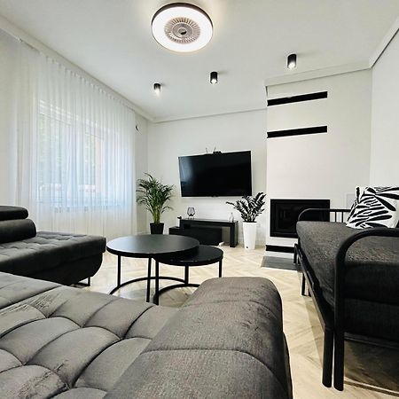Szep Erno Vip Apartman Hajdúszoboszló Exteriör bild