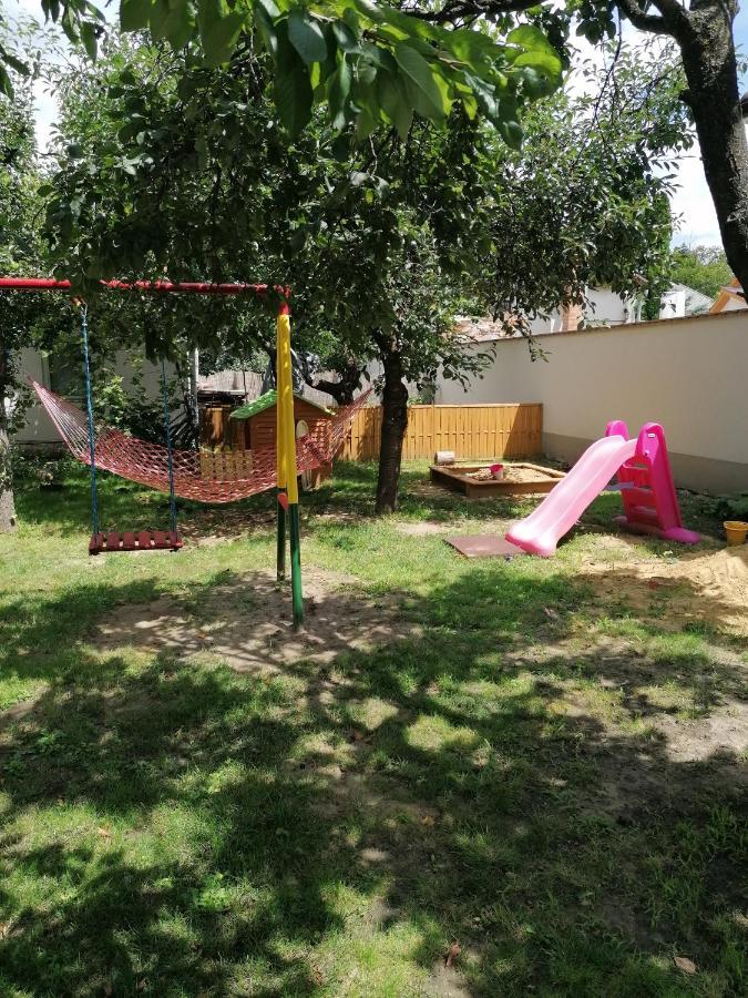 Szep Erno Vip Apartman Hajdúszoboszló Exteriör bild
