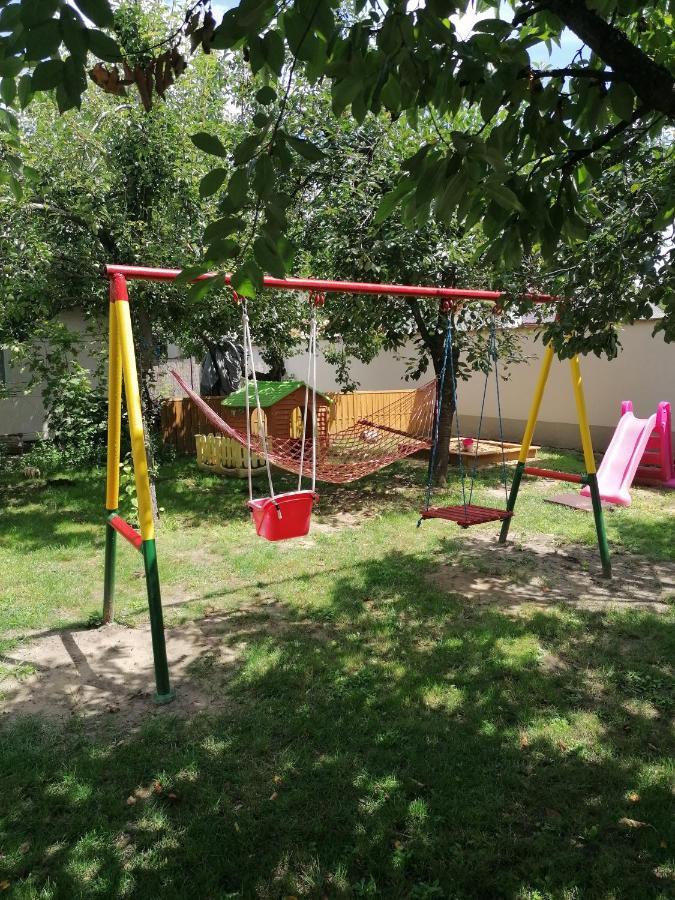 Szep Erno Vip Apartman Hajdúszoboszló Exteriör bild