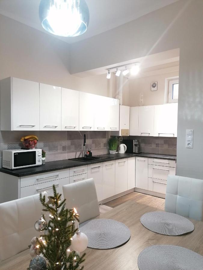 Szep Erno Vip Apartman Hajdúszoboszló Exteriör bild