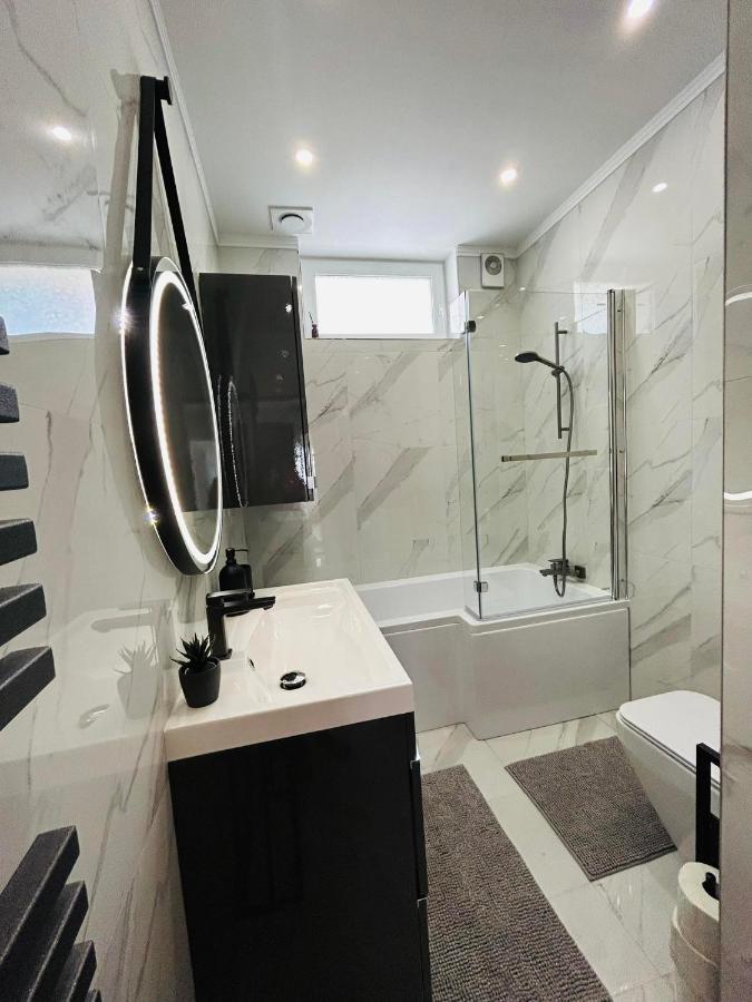 Szep Erno Vip Apartman Hajdúszoboszló Exteriör bild