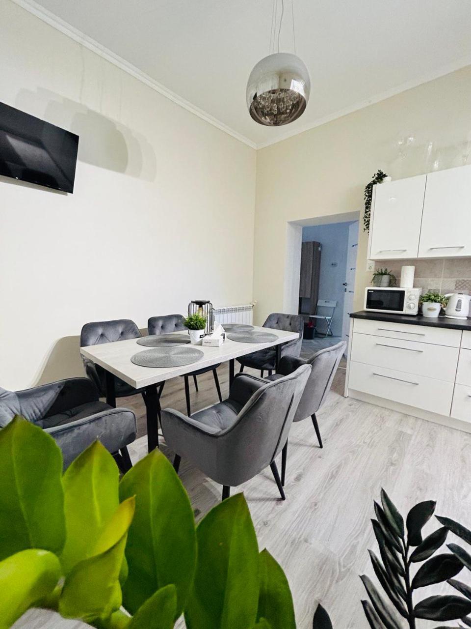 Szep Erno Vip Apartman Hajdúszoboszló Exteriör bild