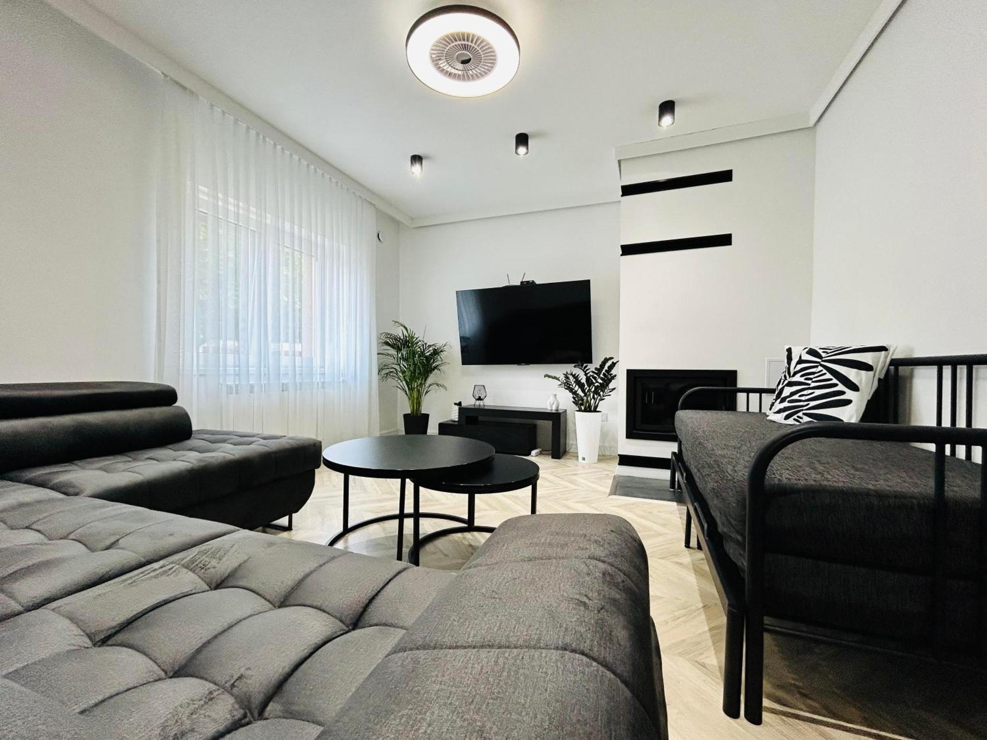 Szep Erno Vip Apartman Hajdúszoboszló Exteriör bild