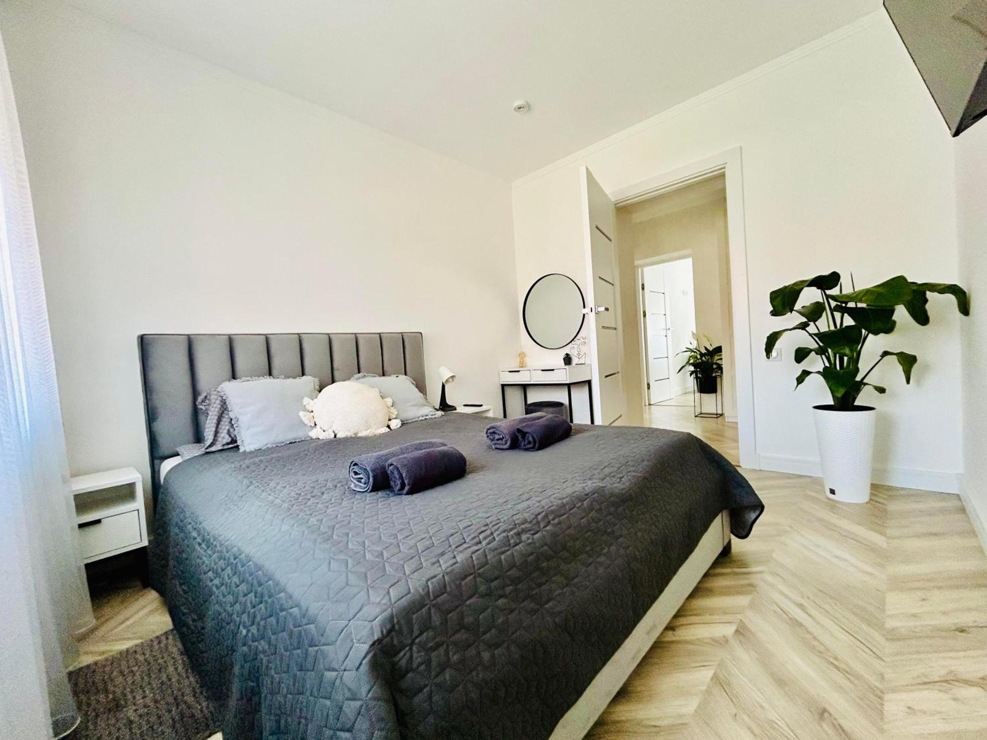 Szep Erno Vip Apartman Hajdúszoboszló Exteriör bild