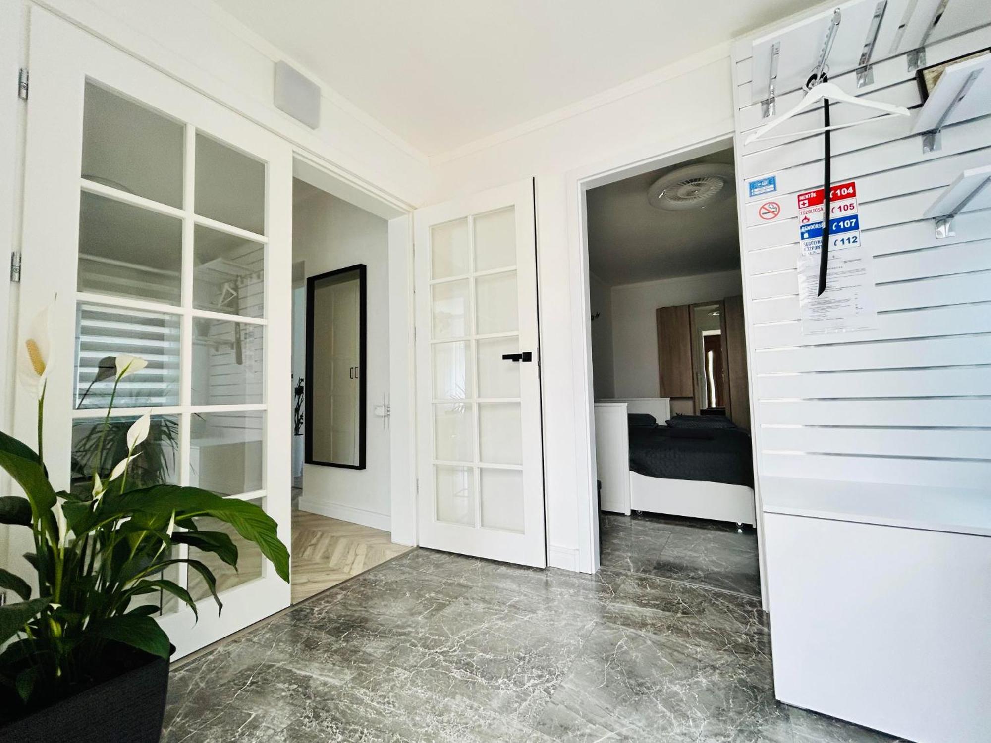 Szep Erno Vip Apartman Hajdúszoboszló Exteriör bild